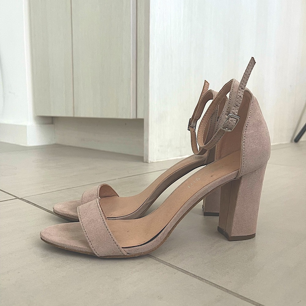 8.5 Madden girl nude pumps